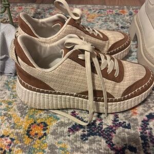 Universal thread shoes!